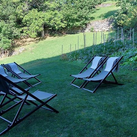 Bed and Breakfast Beb Luca76 Avise Экстерьер фото