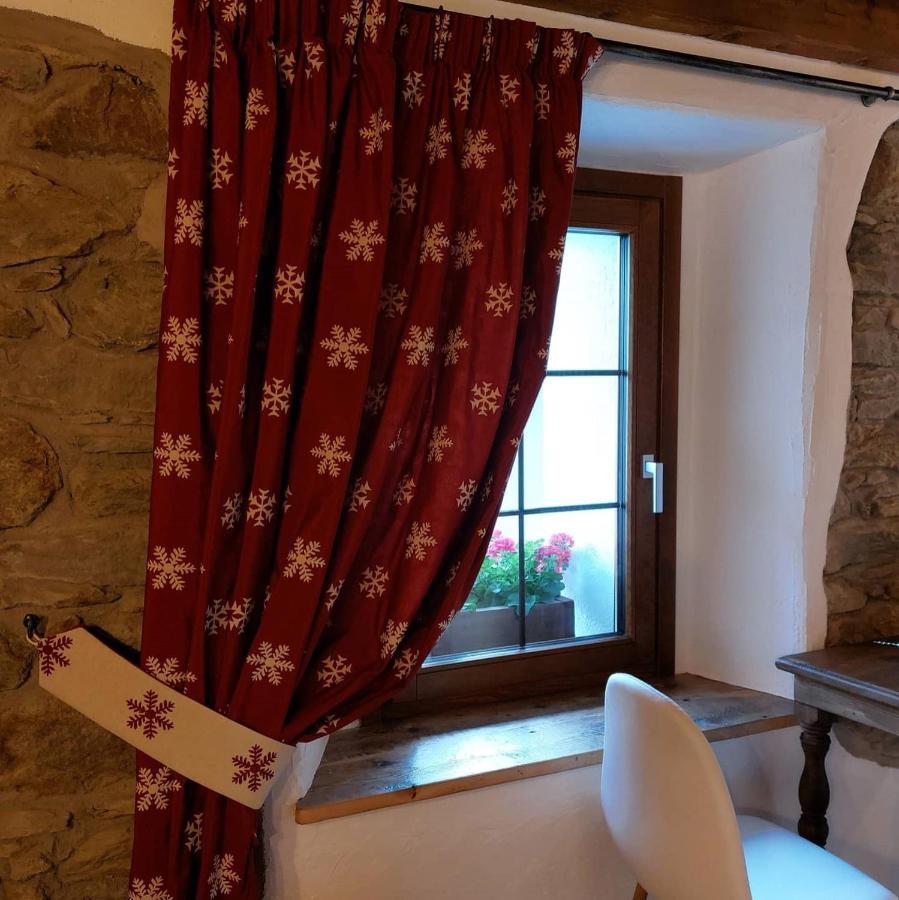 Bed and Breakfast Beb Luca76 Avise Экстерьер фото