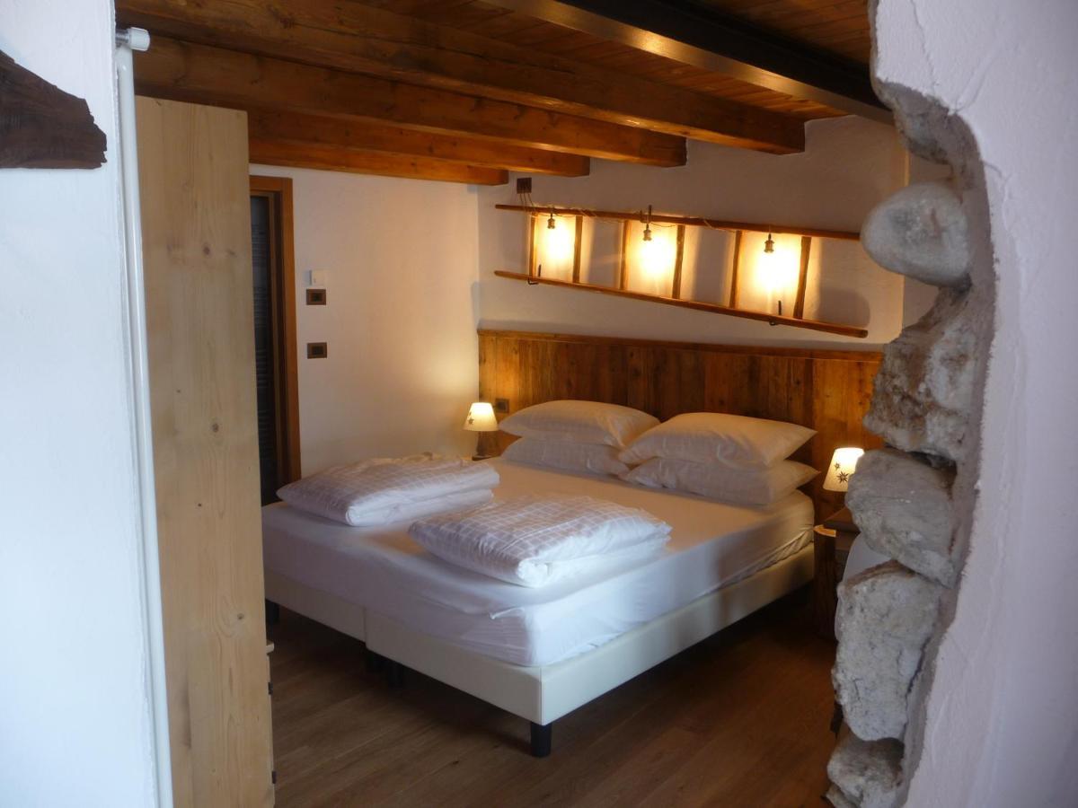 Bed and Breakfast Beb Luca76 Avise Экстерьер фото