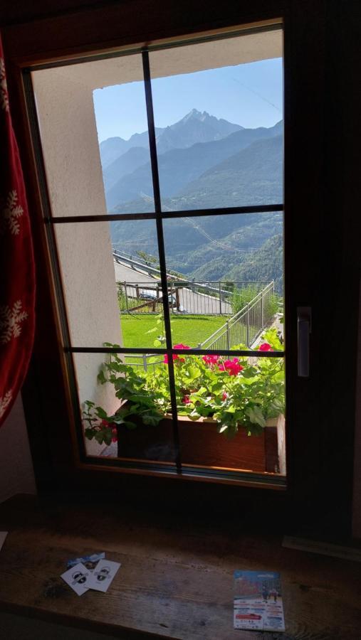 Bed and Breakfast Beb Luca76 Avise Экстерьер фото