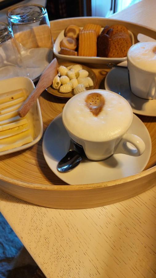 Bed and Breakfast Beb Luca76 Avise Экстерьер фото