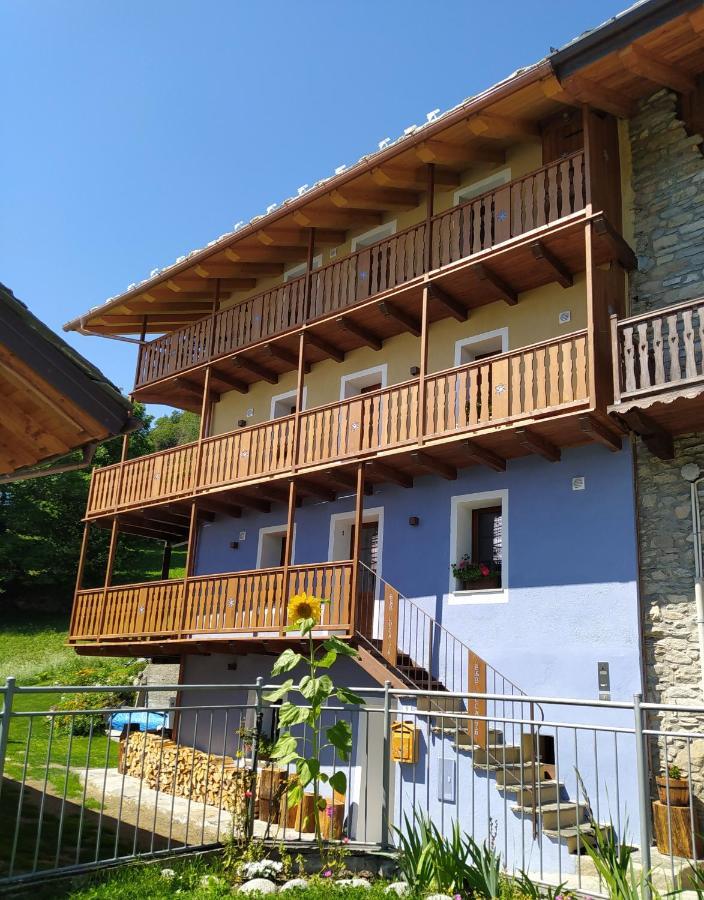 Bed and Breakfast Beb Luca76 Avise Экстерьер фото
