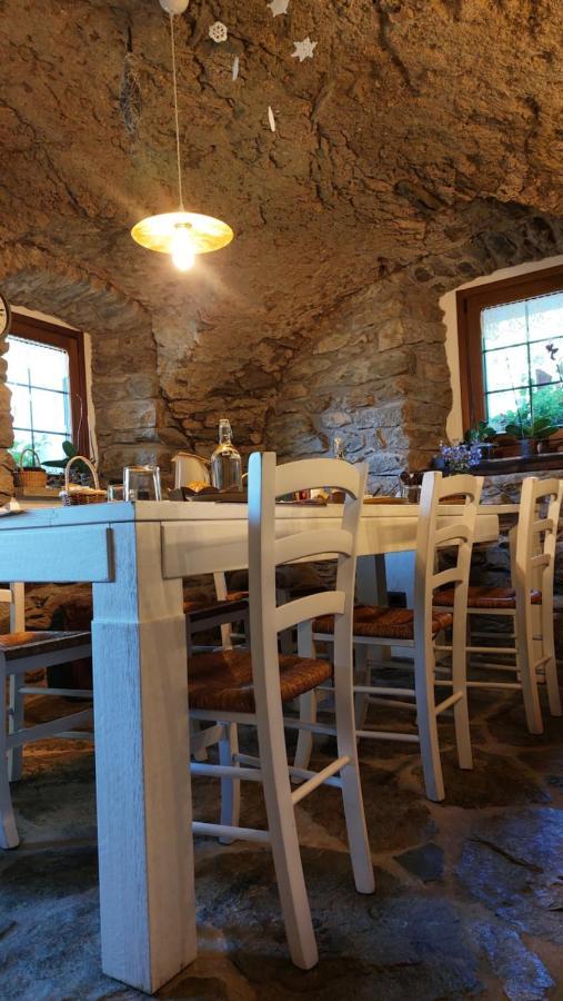 Bed and Breakfast Beb Luca76 Avise Экстерьер фото