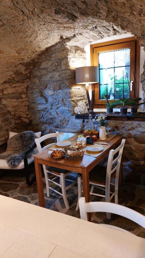 Bed and Breakfast Beb Luca76 Avise Экстерьер фото