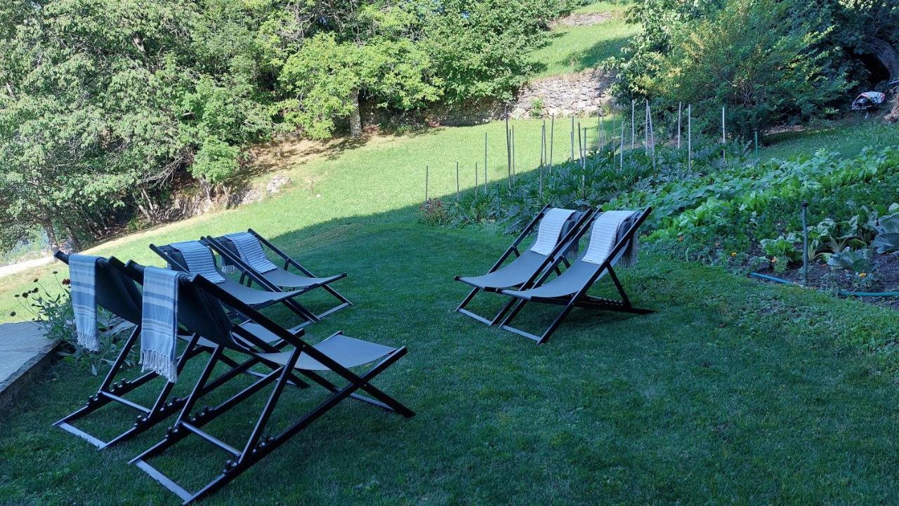 Bed and Breakfast Beb Luca76 Avise Экстерьер фото
