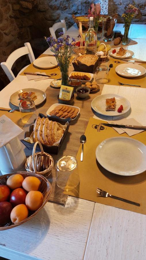 Bed and Breakfast Beb Luca76 Avise Экстерьер фото