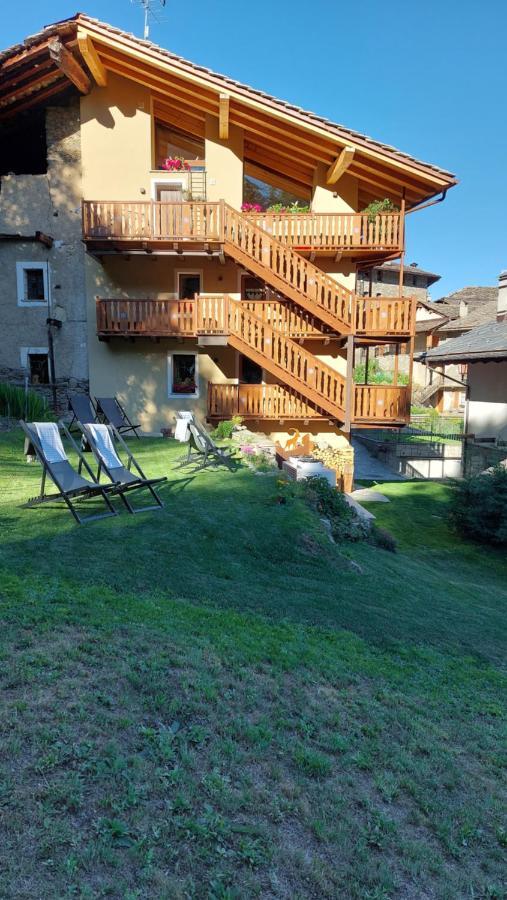 Bed and Breakfast Beb Luca76 Avise Экстерьер фото