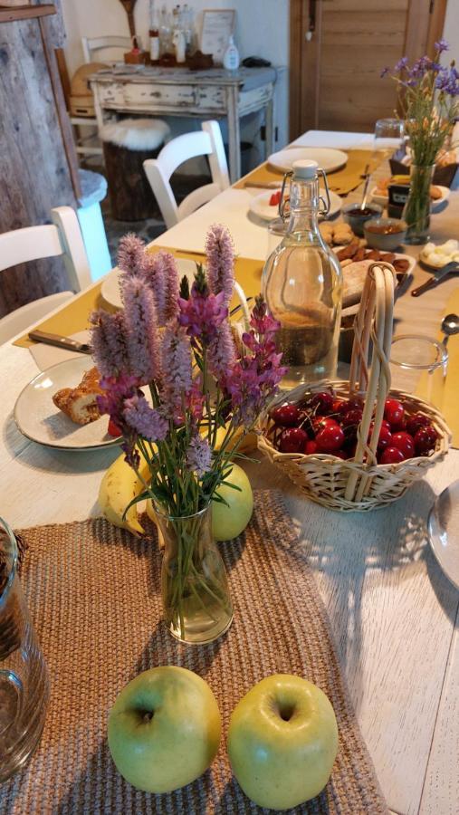 Bed and Breakfast Beb Luca76 Avise Экстерьер фото
